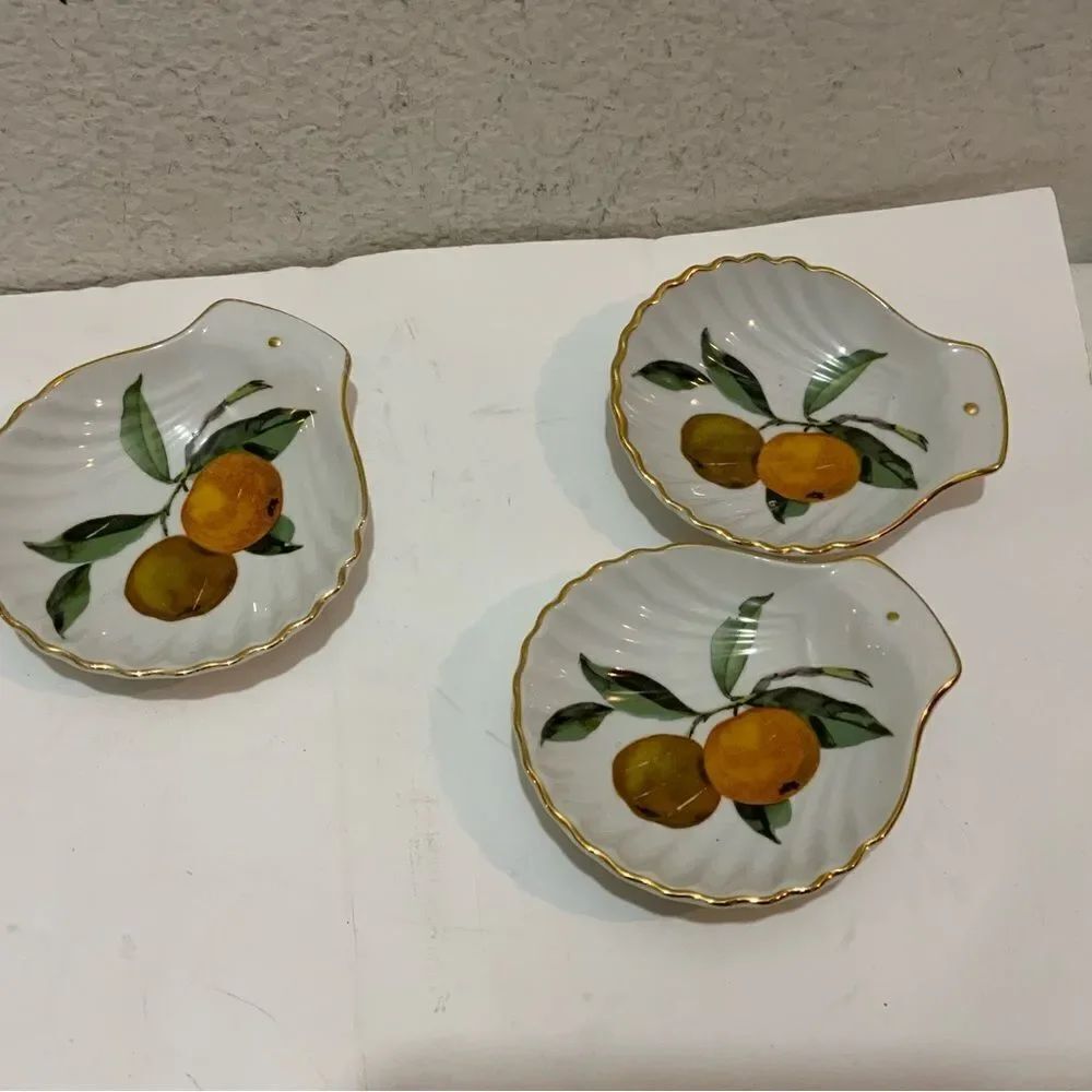SET 3 ROYAL WORCESTER EVESHAM PATTERN SHELL SHAPED DISH, GOLD RIM A12